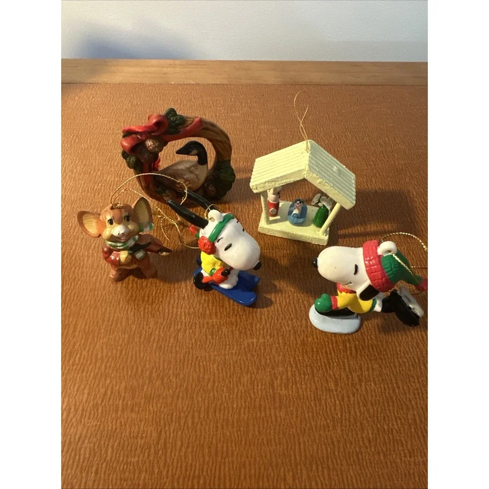 Lot Of 5 Vtg Christmas Ornaments: Snoopy, Mouse, Nativity‎